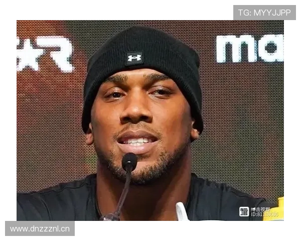 安东尼·约书亚大晚上连吃两份龙虾？这豪门日子也太奢侈了吧！